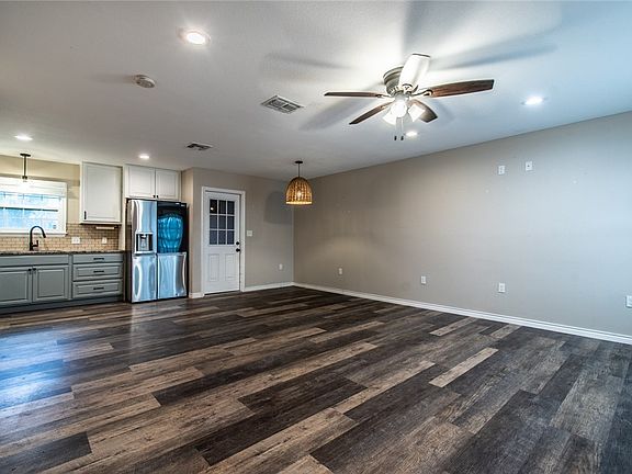 4th image of 1221 Vance Dr
