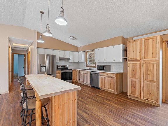 4th image of 810 Rosilee Ln