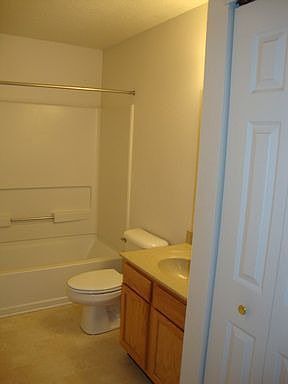 3rd image of 1931 Dutch Elm Dr