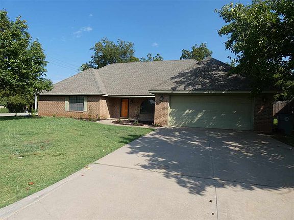 3rd image of 3002 NE Heritage Ln
