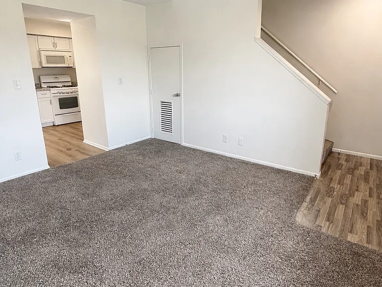Titan Pointe Apartments — Photo 19