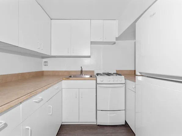 88 Fulton Street image 8 of 12