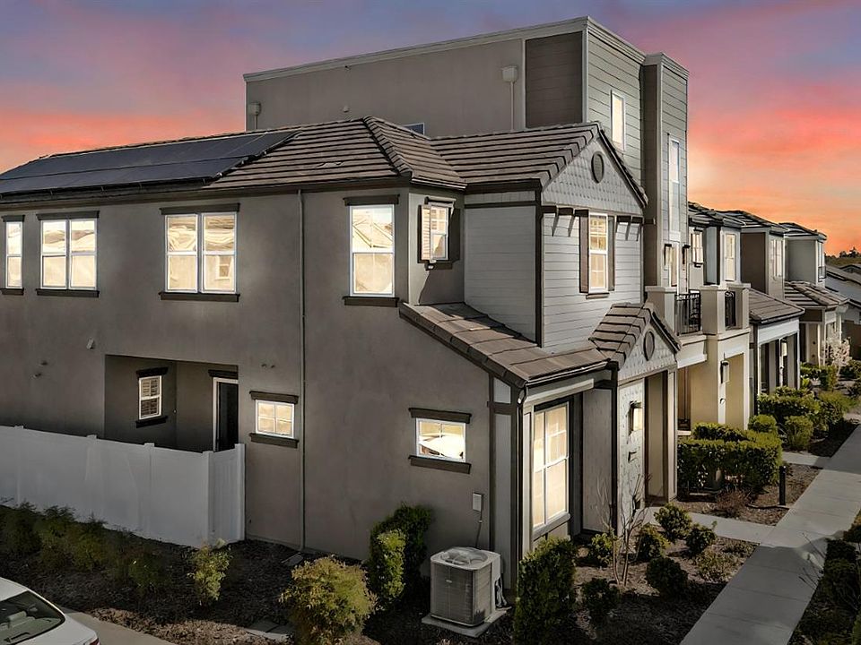 1st image of 3278 Falcon Ct