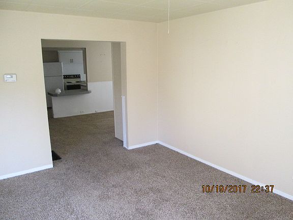 5th image of 421 Spencer St NE