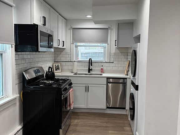 2nd image of 269 E Woodland Rd #3