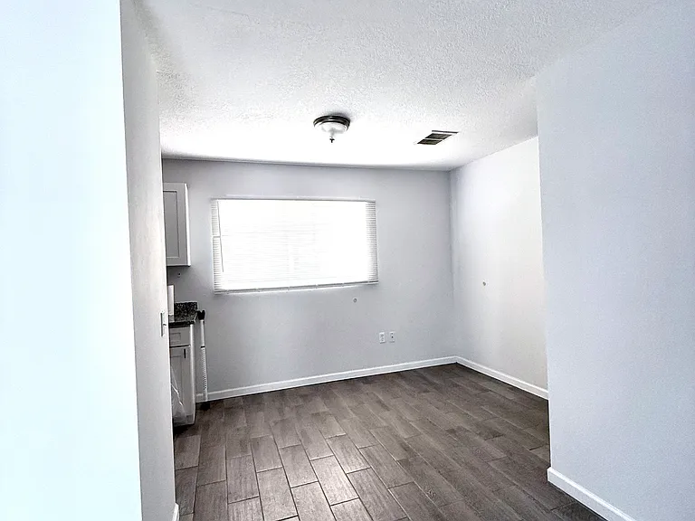 420 San Gabriel St — Photo 18