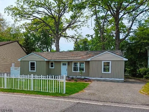 132 E Shawnee Trl, Jefferson Twp., NJ 07885
