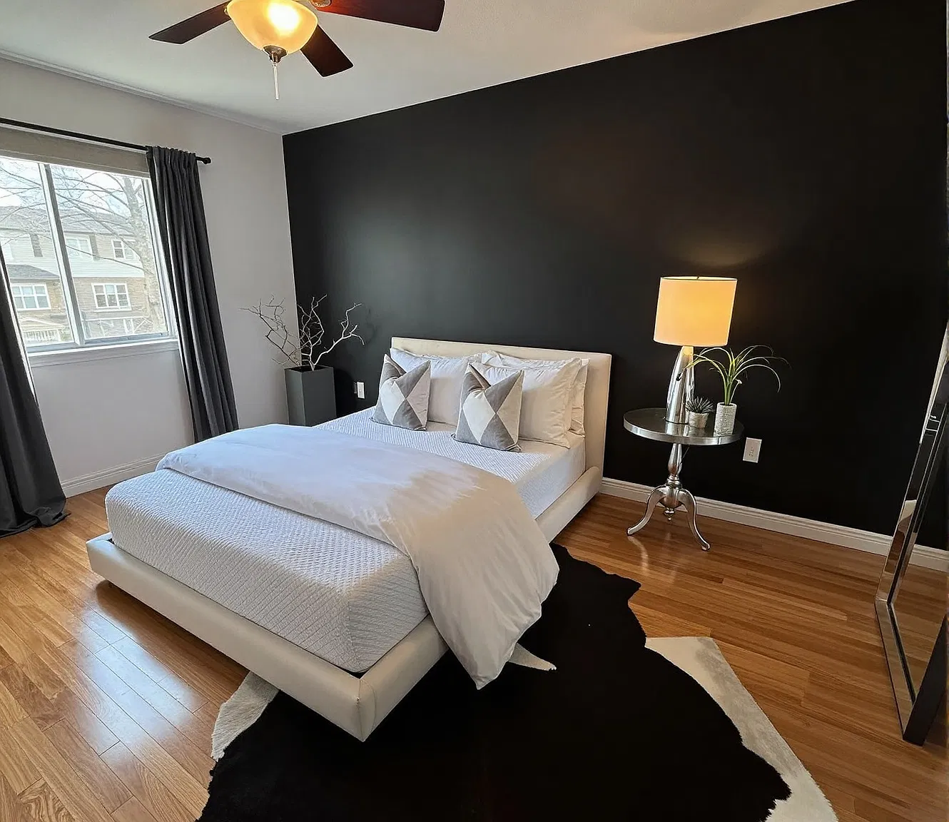 3 bed, 1.5 bath, $2,950 — Photo 3
