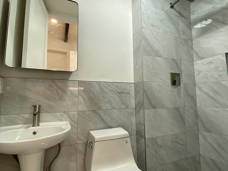 521 Decatur St #4A — Photo 9