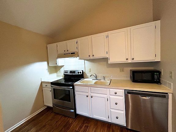 5th image of 1601 W Swallow Rd APT 8D