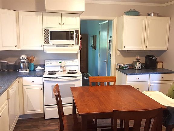 5th image of 2301 W Surrey Dr