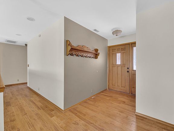 4th image of 1014 Country Side Drive