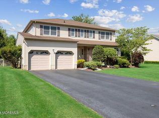 15 Locksley Ln, Manalapan, NJ 07726