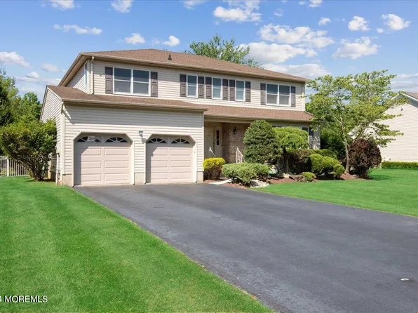15 Locksley Lane, Manalapan, NJ 07726