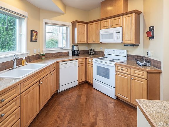 4th image of 10700 SE 260th St Unit Q103