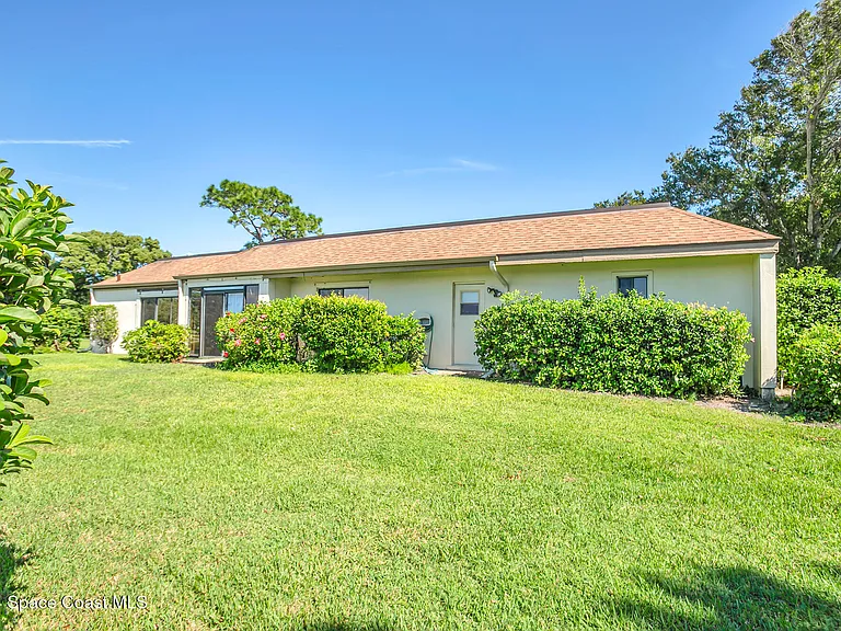 216 Country Club Dr — Photo 48