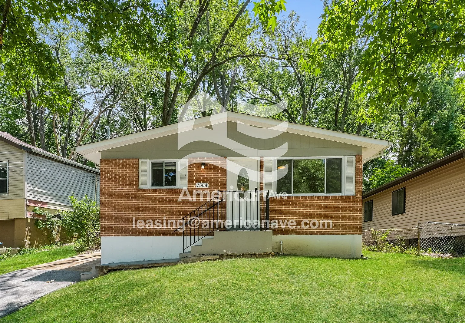 3 bed, 2.0 bath, 945 sqft, $1,260 — Photo 1