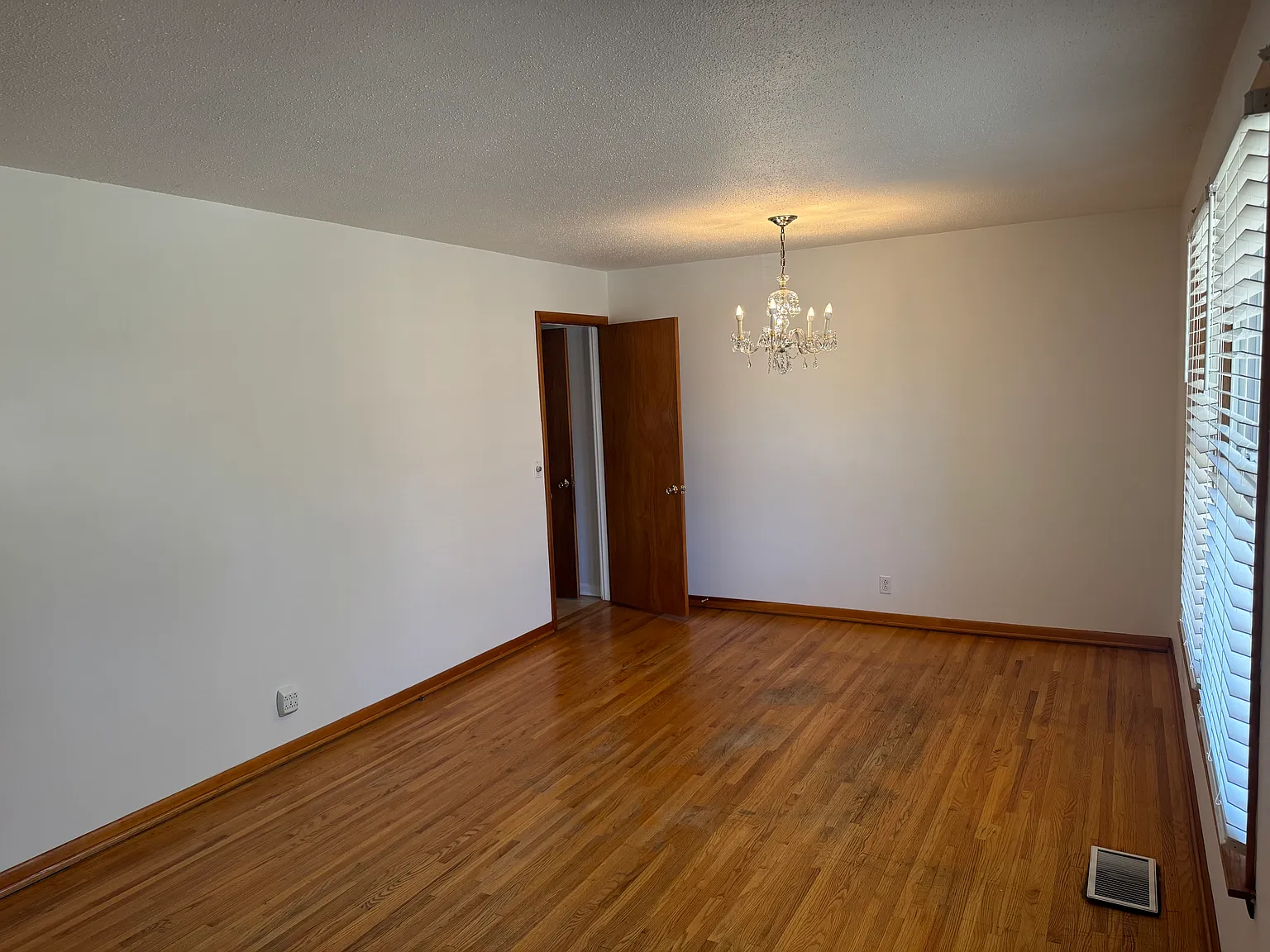 3 bed, 1702 sqft, $2,500 — Photo 3