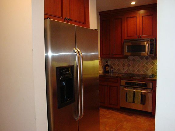 5th image of 200 NE 2nd Ave APT 303