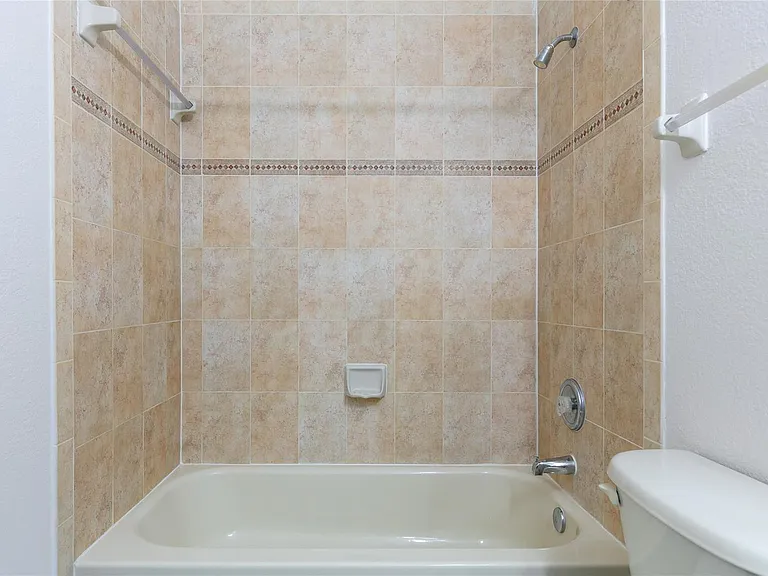 4408 Woodland Cir — Photo 10