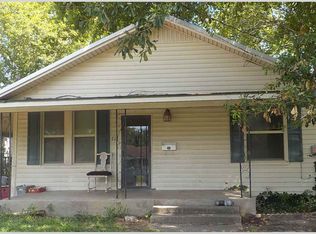 717 E Titus St, Mexia, TX 76667