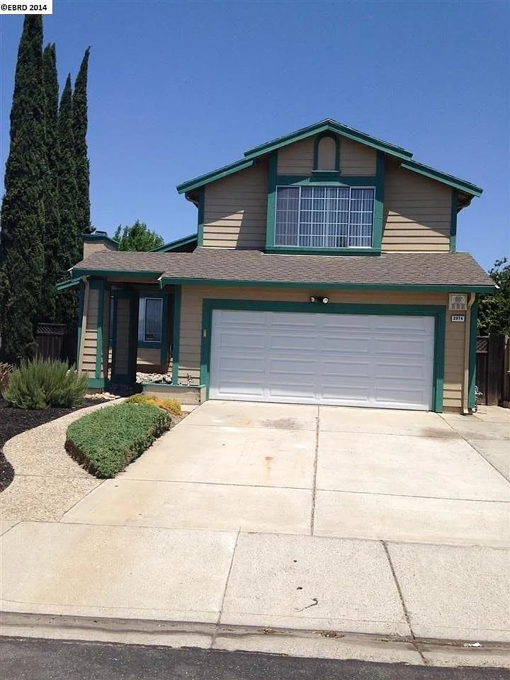 6 bed, 2100 sqft, $3,700 — Photo 1