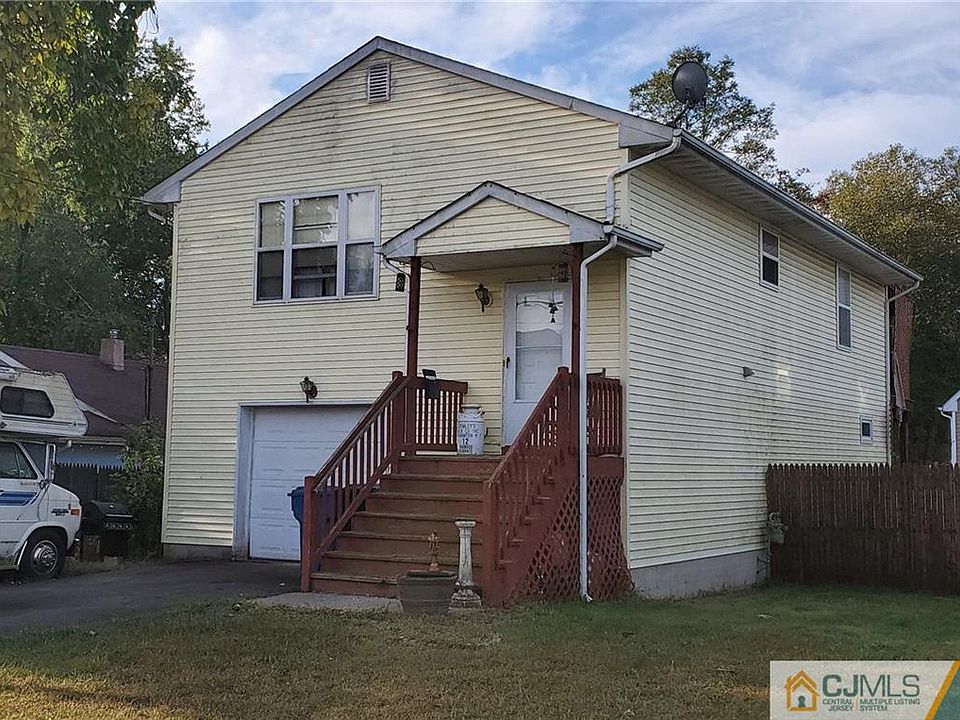 2nd image of 12 Oakwood Ter