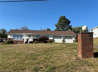 52139 Buena Vista Dr, Saint Clairsville, OH 43950