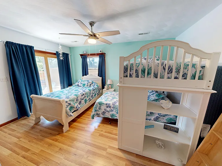701 Teakwood Ln — Photo 25