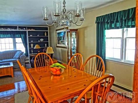 4th image of 6 Lauretta Dr