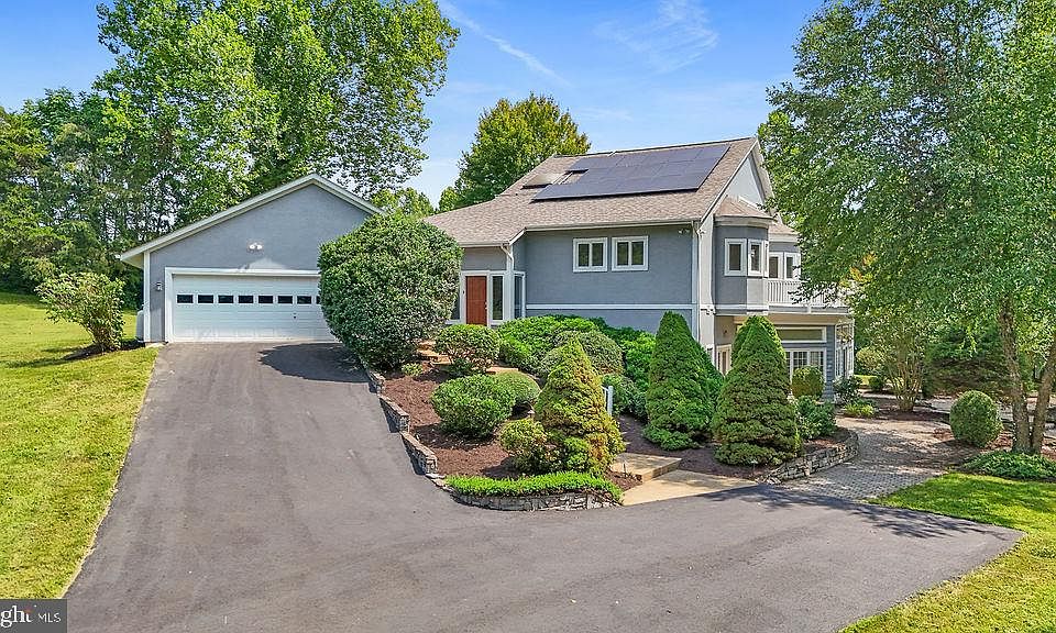 1st image of 9 Meridan Ln