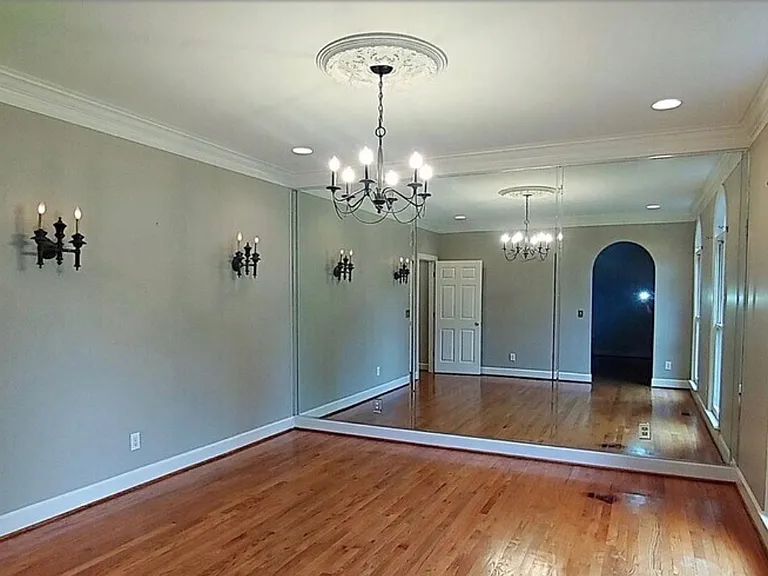 2567 Altadena Rd — Photo 7