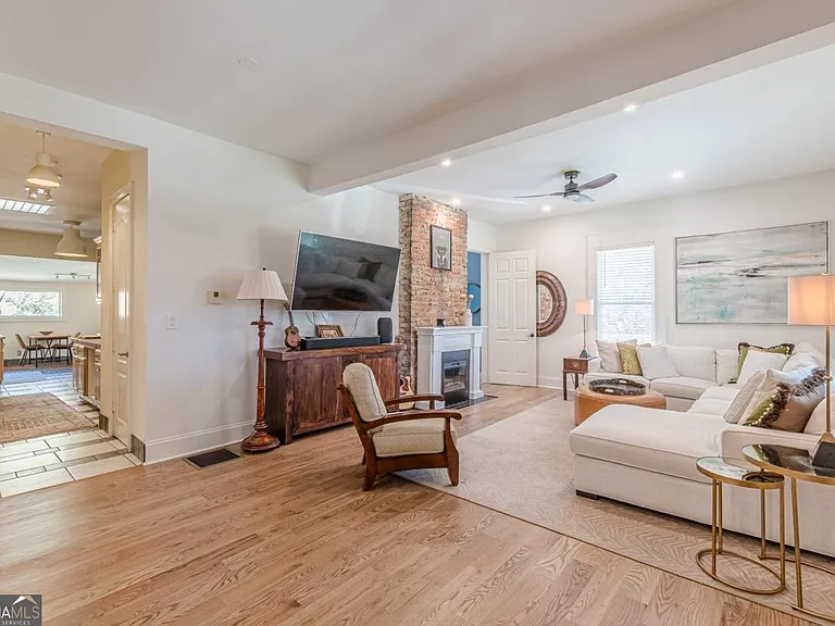1118 Glenwood Ave SE — Photo 34