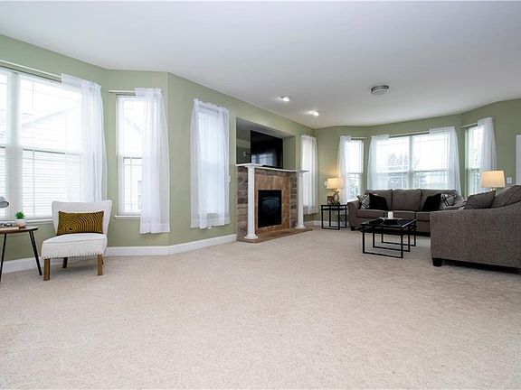 3rd image of 1636 Springwood Dr