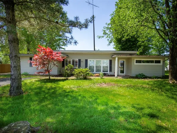 8813 E 1050th Ave, Robinson, IL 62454