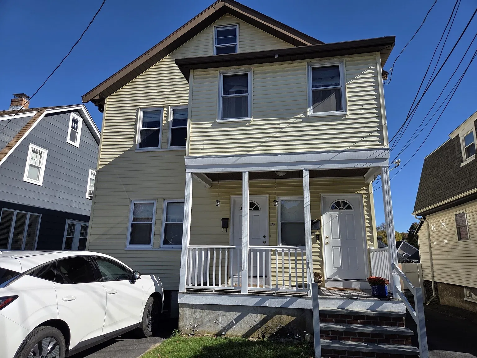 3 bed, 1.5 bath, 1100 sqft, $2,800 — Photo 1