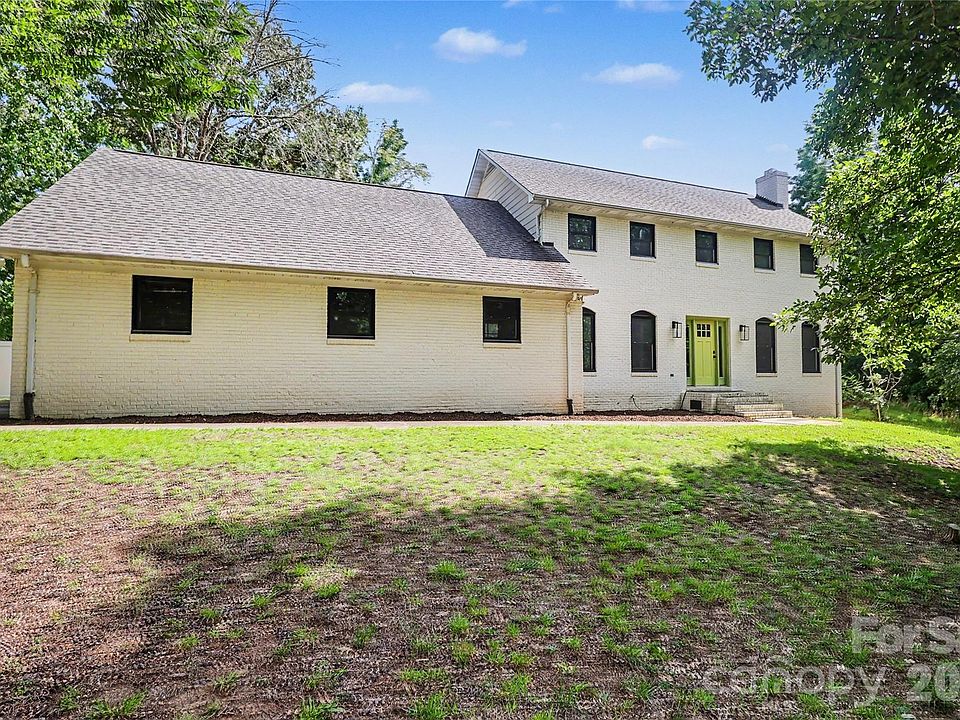 1st image of 227 Dileen Dr
