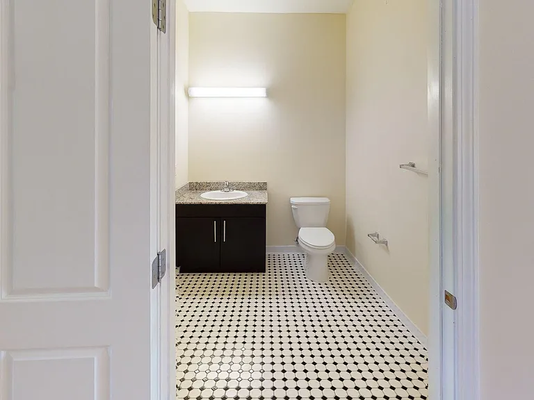 285 Golden Hill St — Photo 8