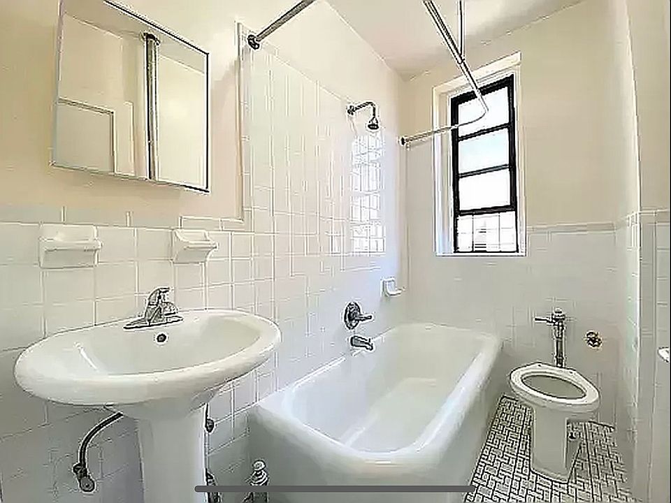 2nd image of 147 W 230th St APT 5M