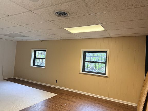 3rd image of 340 W Trinity Ln