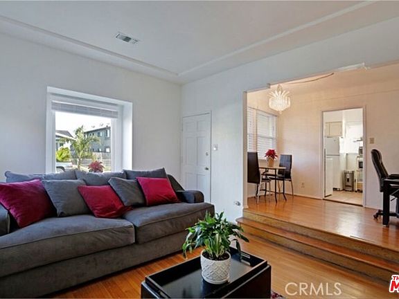 4th image of 3106 W 71st St