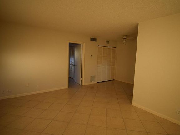 5th image of 305 E Ocean Ave APT 209