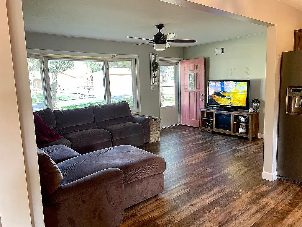 4 bed, 1476 sqft, $2,000 — Photo 4
