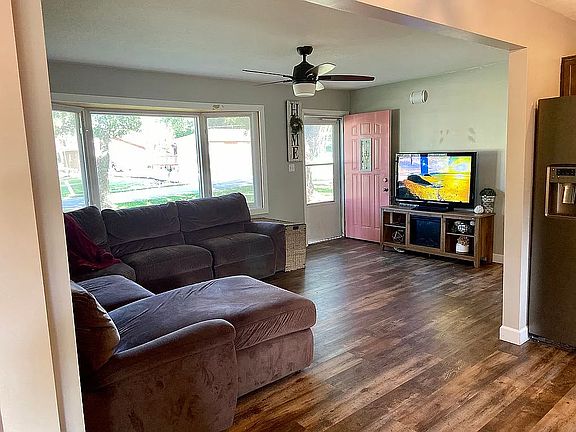 4th image of 1025 Barger Dr