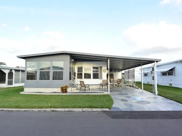 2122 Waterview Dr, Holiday, FL 34691