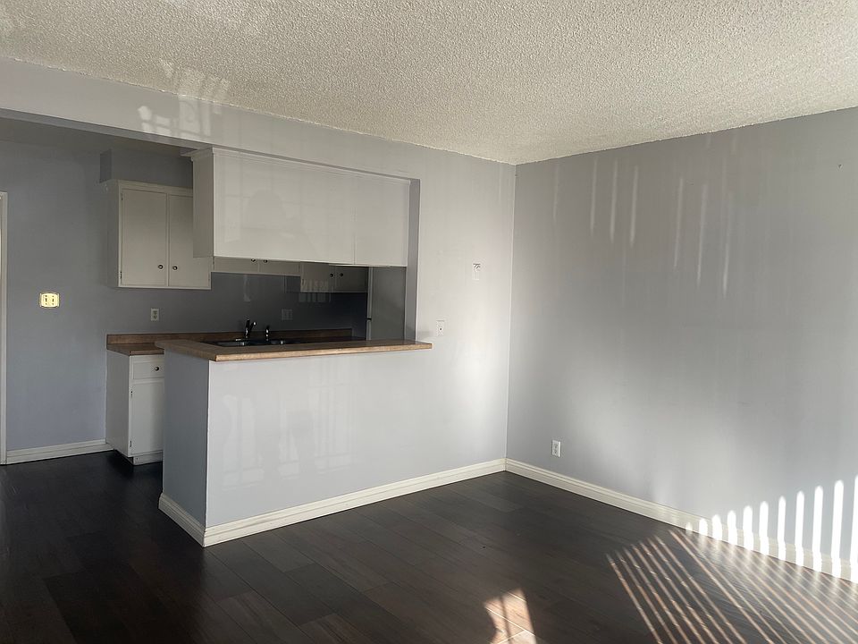 1st image of 301 Magnolia Ave APT 11