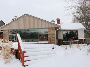 1108 W River Park Ln, Glendale, WI 53209