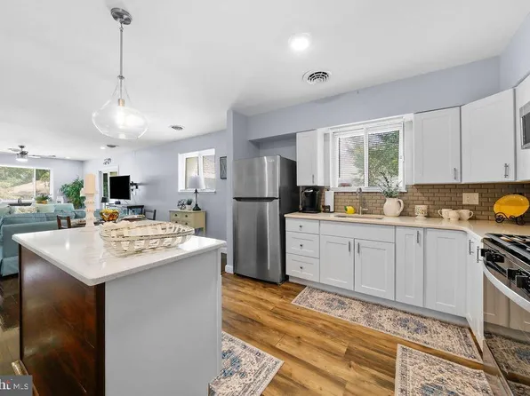 157 Elmtowne Blvd, Hammonton, NJ 08037