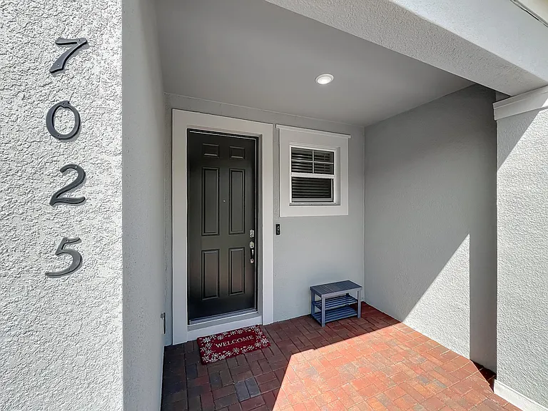 7025 Twilight Bay Dr — Photo 2