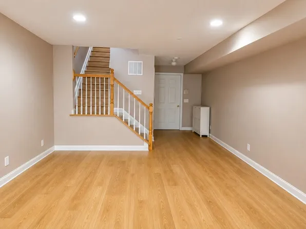 197 Blue Heron Dr #197, Secaucus, NJ 07094